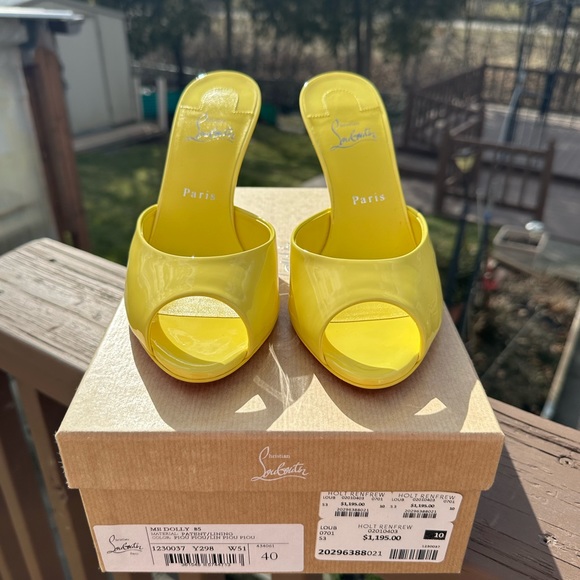 ❗️SOLD❗️✨HOST PICK✨ *NEW* CHRISTIAN LOUBOUTIN MULES (IT 40) - Picture 2 of 10